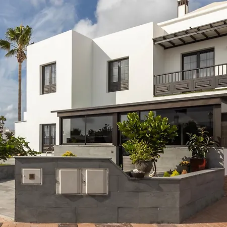 Lyrata - Duplex Premium Costa Teguise