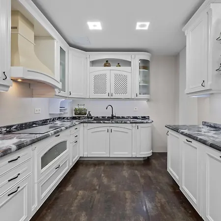 Casa Lyrata Nyaraló